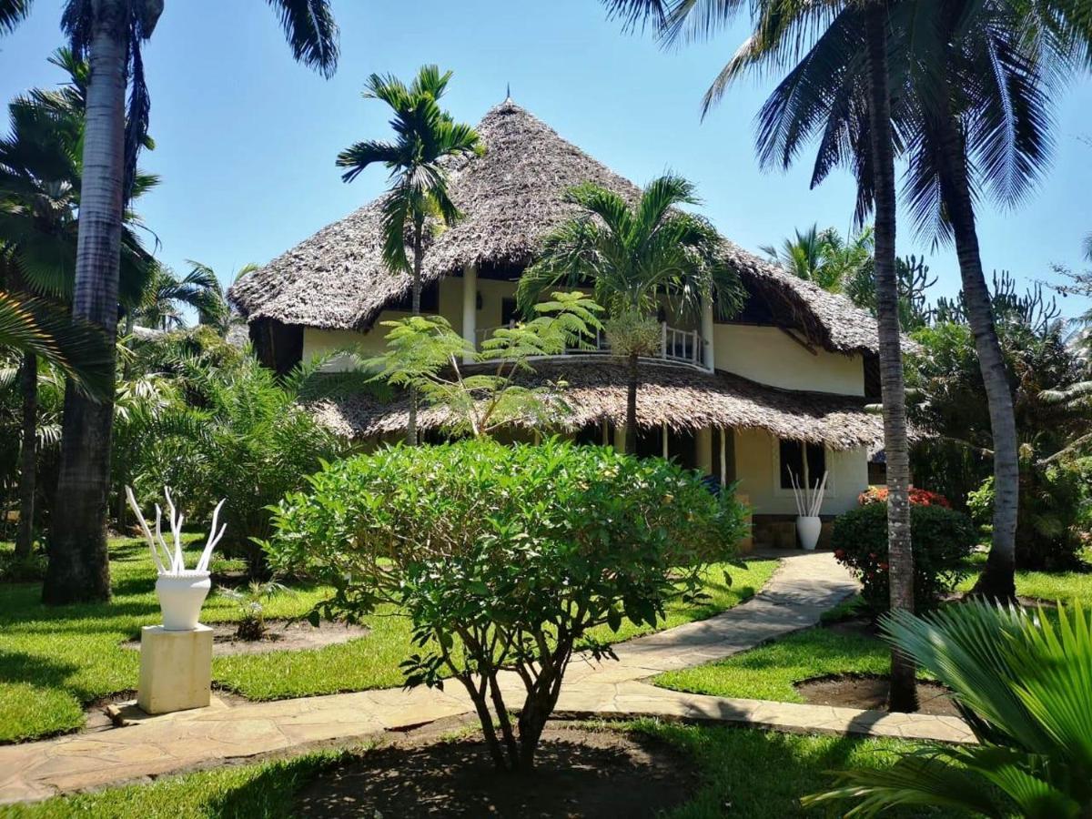 Aestus Villas Resort Diani Beach Esterno foto